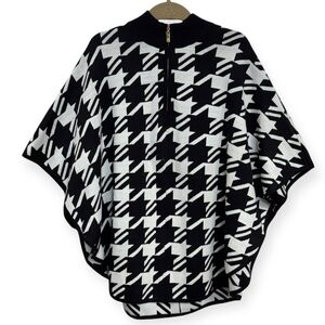 Anne Klein Black and White Houndstooth Poncho